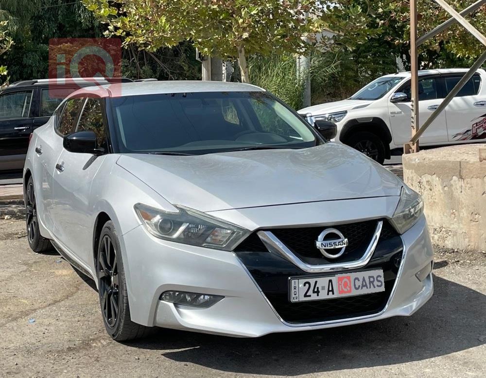 نيسان ماكسيما